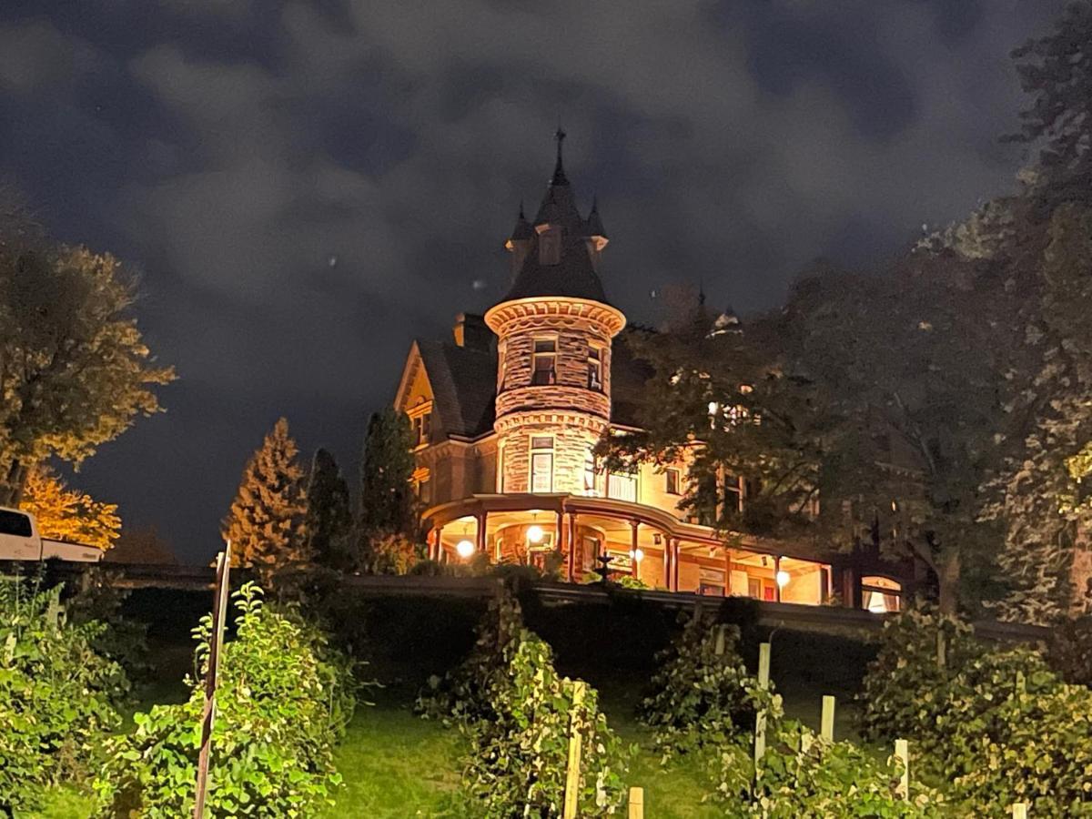 Henderson Castle Inn Kalamazoo Exterior photo