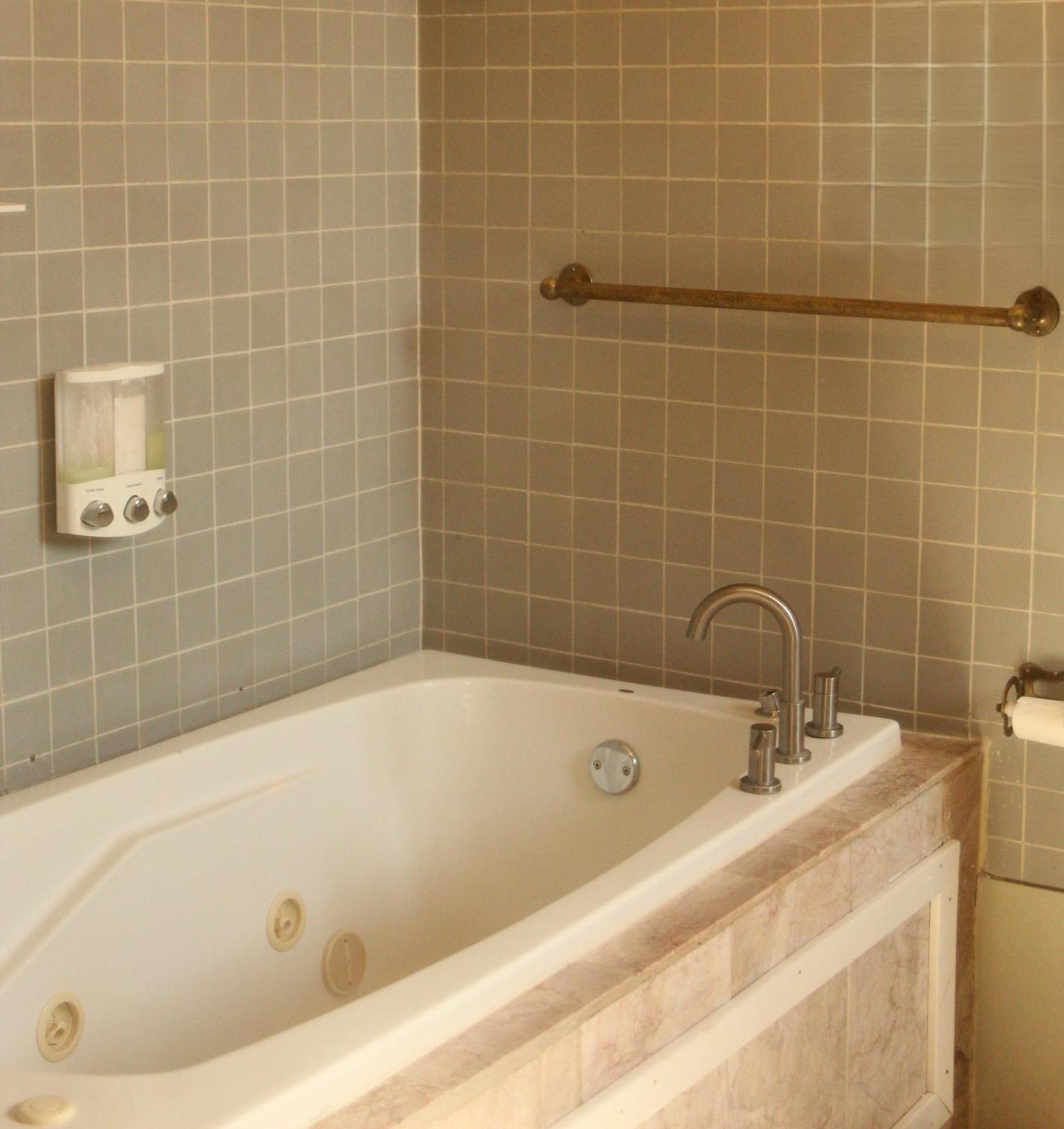 Henderson Castle Inn Kalamazoo Room photo